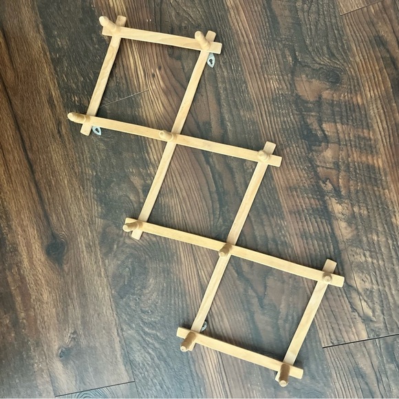 Boho Wooden Accordion Rack Vintage Expandable Wall Peg Hooks - Picture 1 of 3